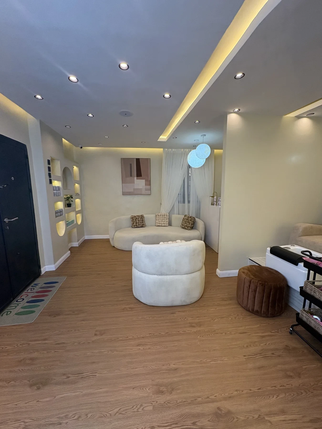 Pluto lobby